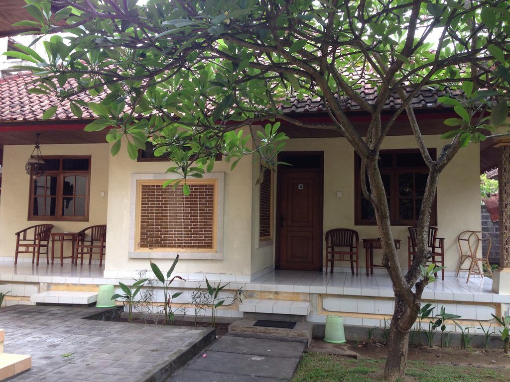 Mekar Jaya Bungalows Кута Екстериор снимка