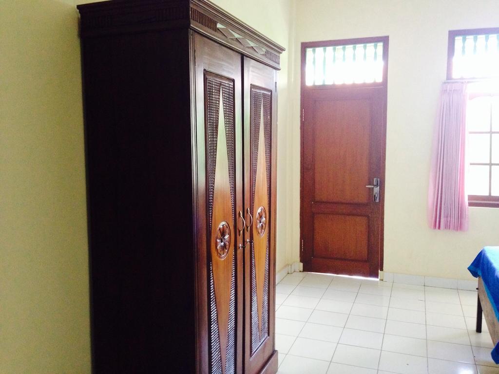 Mekar Jaya Bungalows Кута Екстериор снимка
