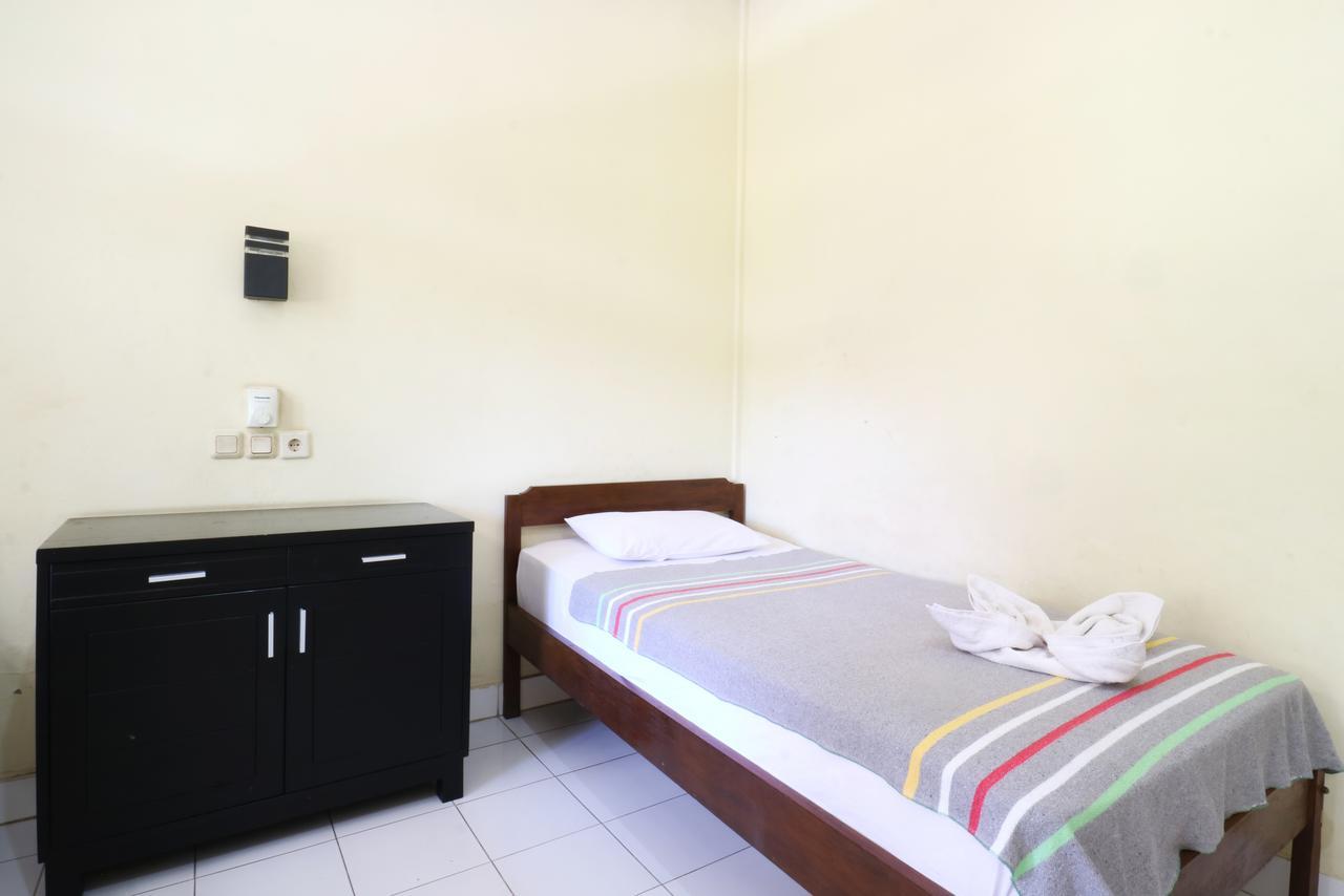 Mekar Jaya Bungalows Кута Екстериор снимка
