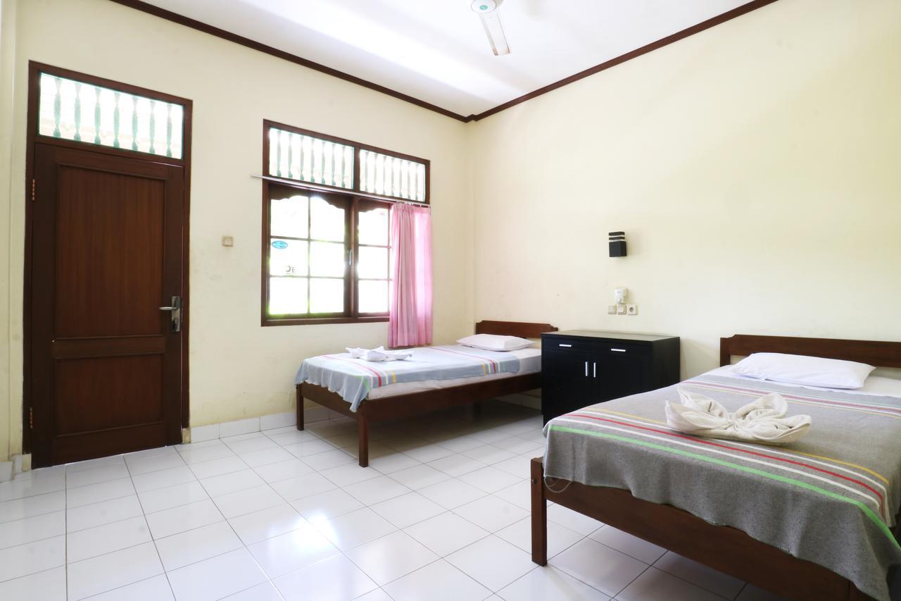 Mekar Jaya Bungalows Кута Екстериор снимка