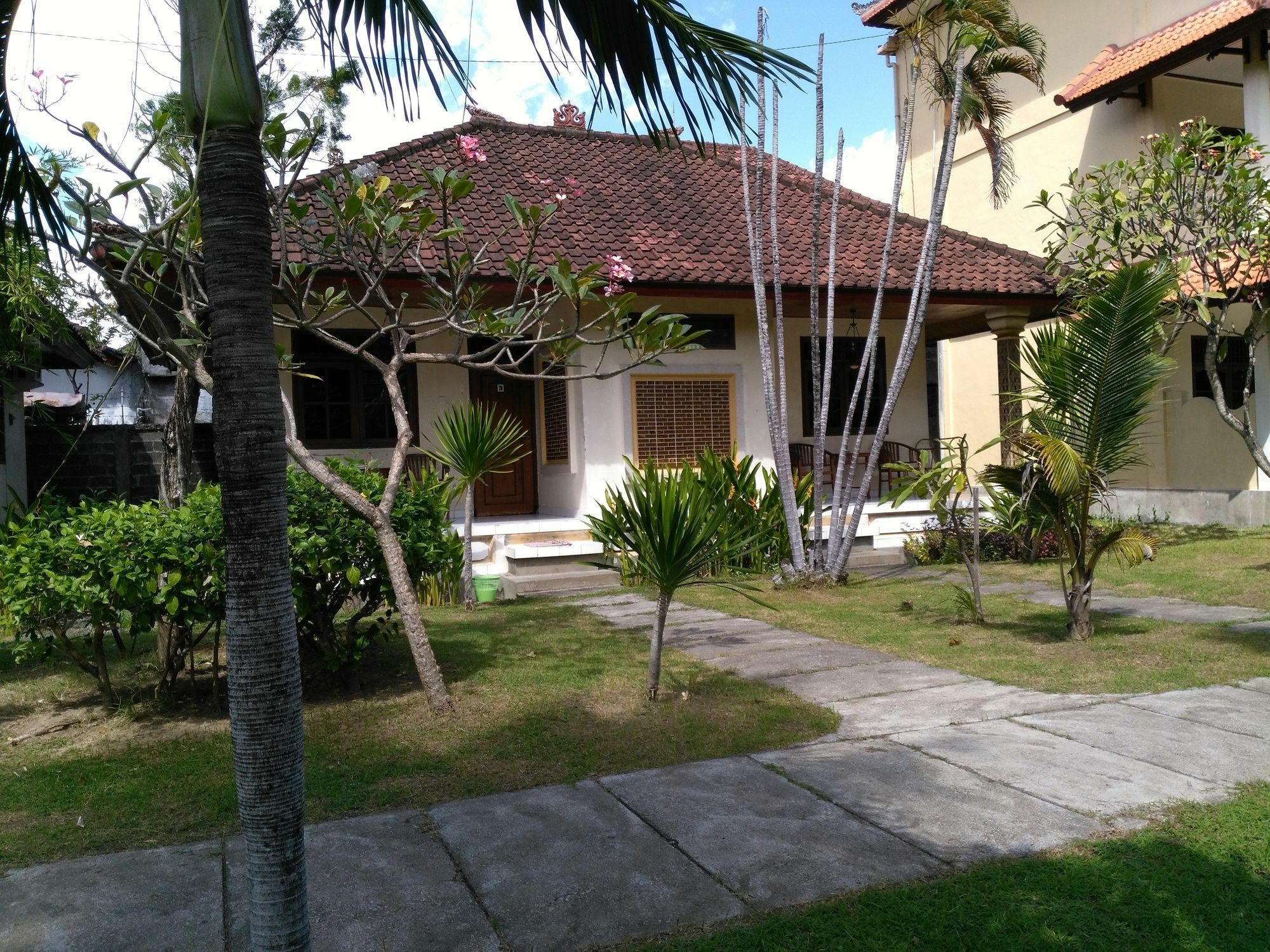 Mekar Jaya Bungalows Кута Екстериор снимка